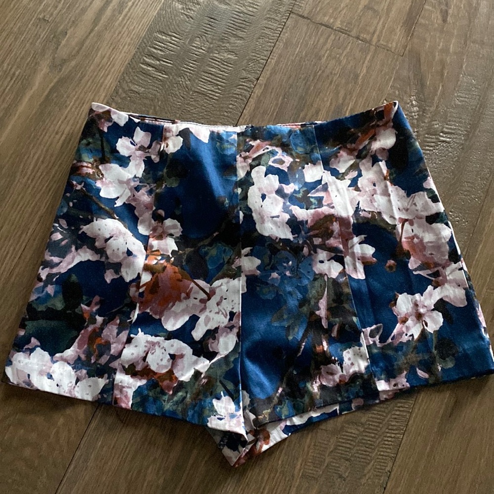 Forever 21 Navy blue floral high rise shorts